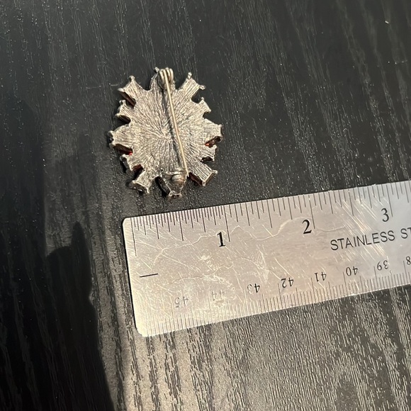 Orange & brown oval stone surrounded by smaller stones pin brooch womens jewelry - Picture 5 of 6